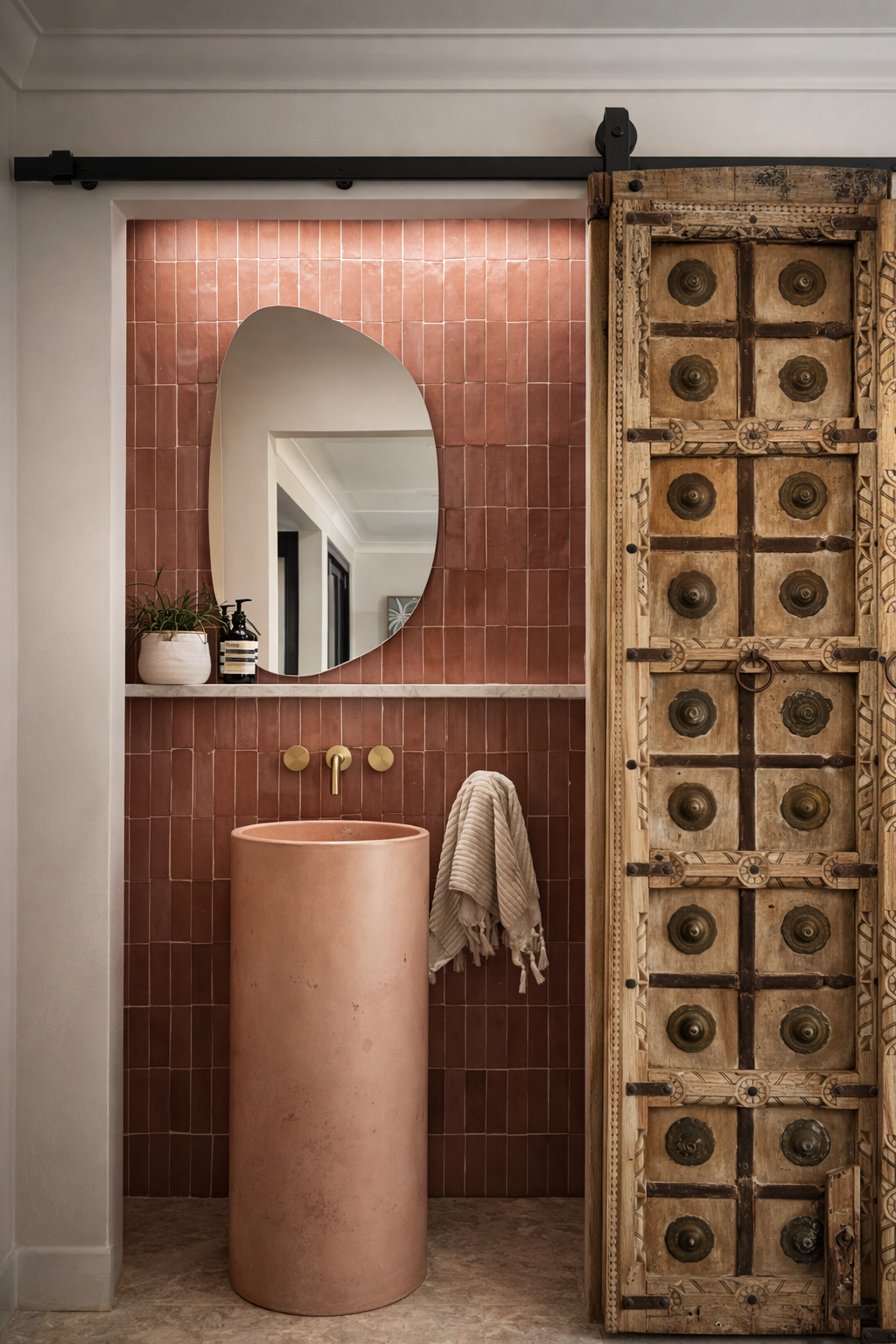 Concrete Polished Full Height Round Pedestal Basin